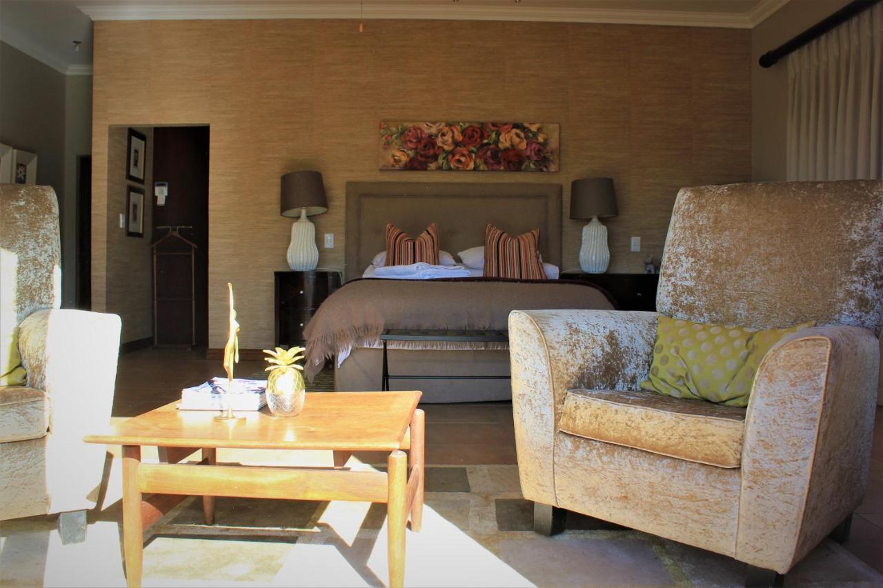 Karee & Wild Olive Guest Lodge Hekpoort Ngoại thất bức ảnh